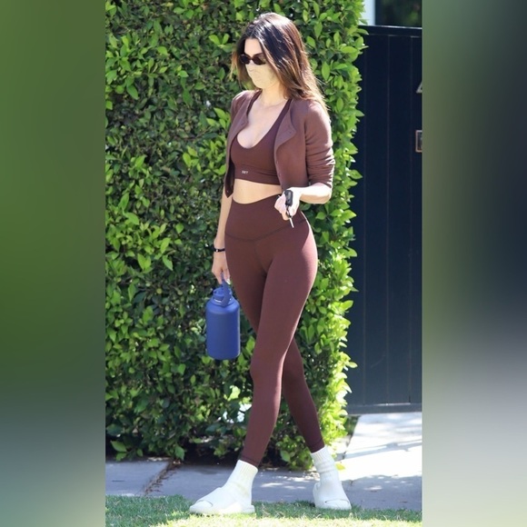 Set Active Women’s Leggings Brown Size M Activewear Athletic Workout - Picture 1 of 5
